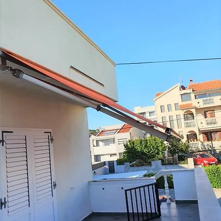 Comfort With Big Balcony - Apartment