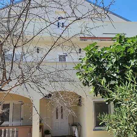 Comfort With Big Balcony - Apartment