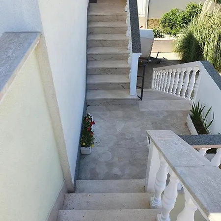 Comfort With Big Balcony - Apartment Zadar