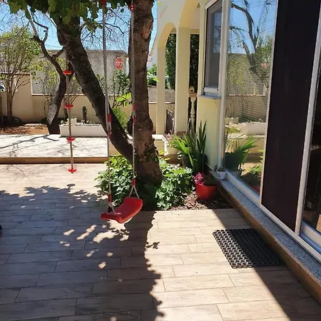 Appartamento Comfort With Big Balcony - Zara