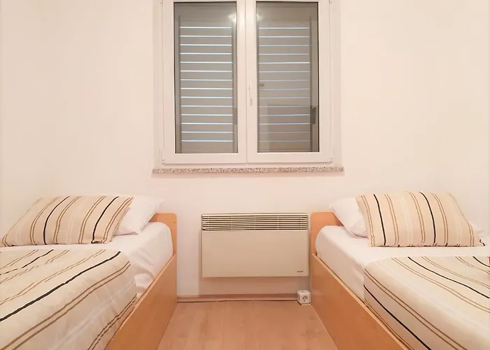 アパート Comfort With Big Balcony - *