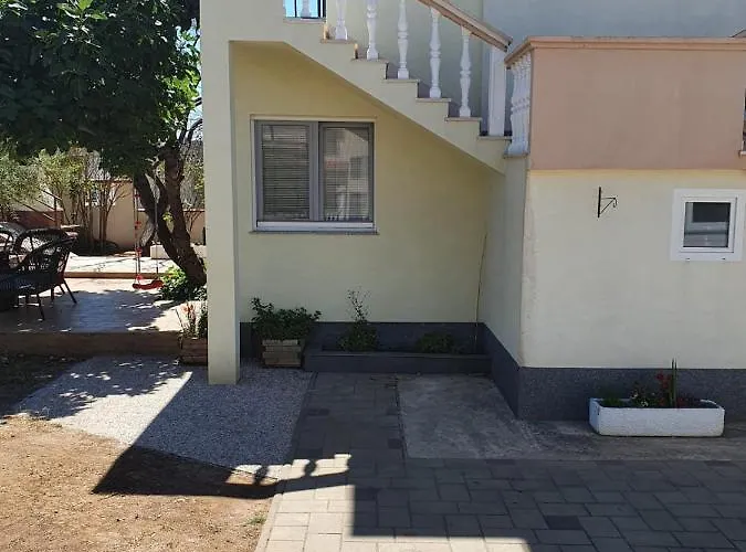Comfort With Big Balcony - * Zara